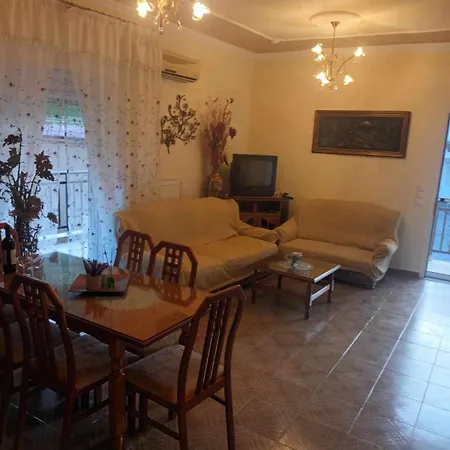 Apartment Lampiri