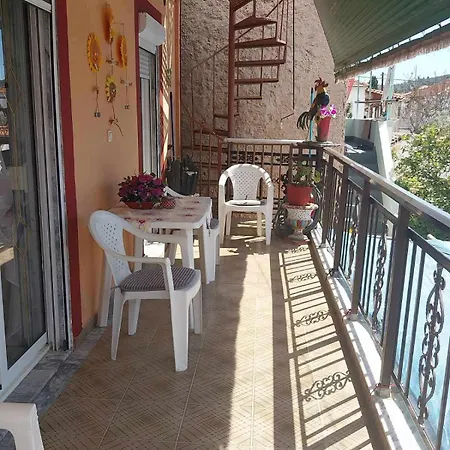 Apartment Lampiri *